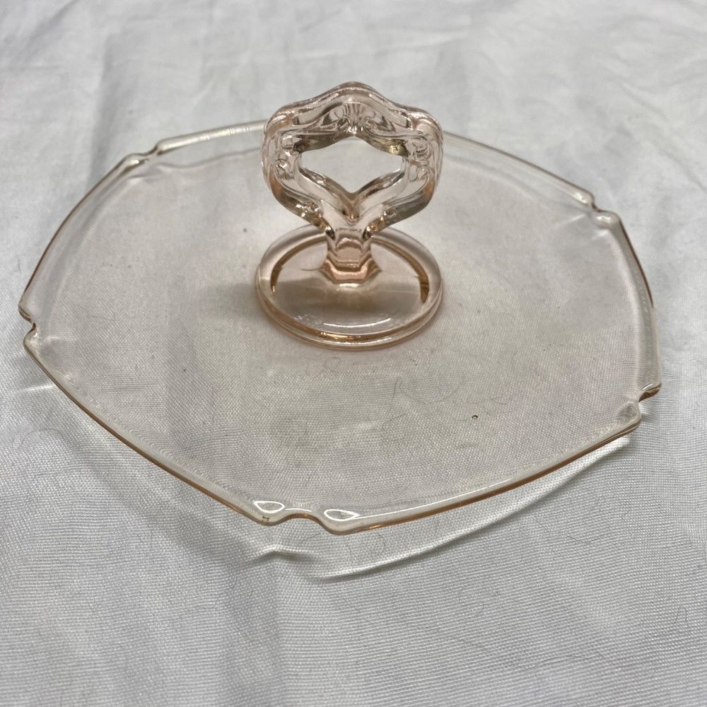 * Pink Depression Glass center-handled candy or bonbon dish 7" Vintage 1930's - Picture 5 of 10
